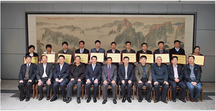 我院参加二代浮法玻璃技术装备研发项目现场办公会