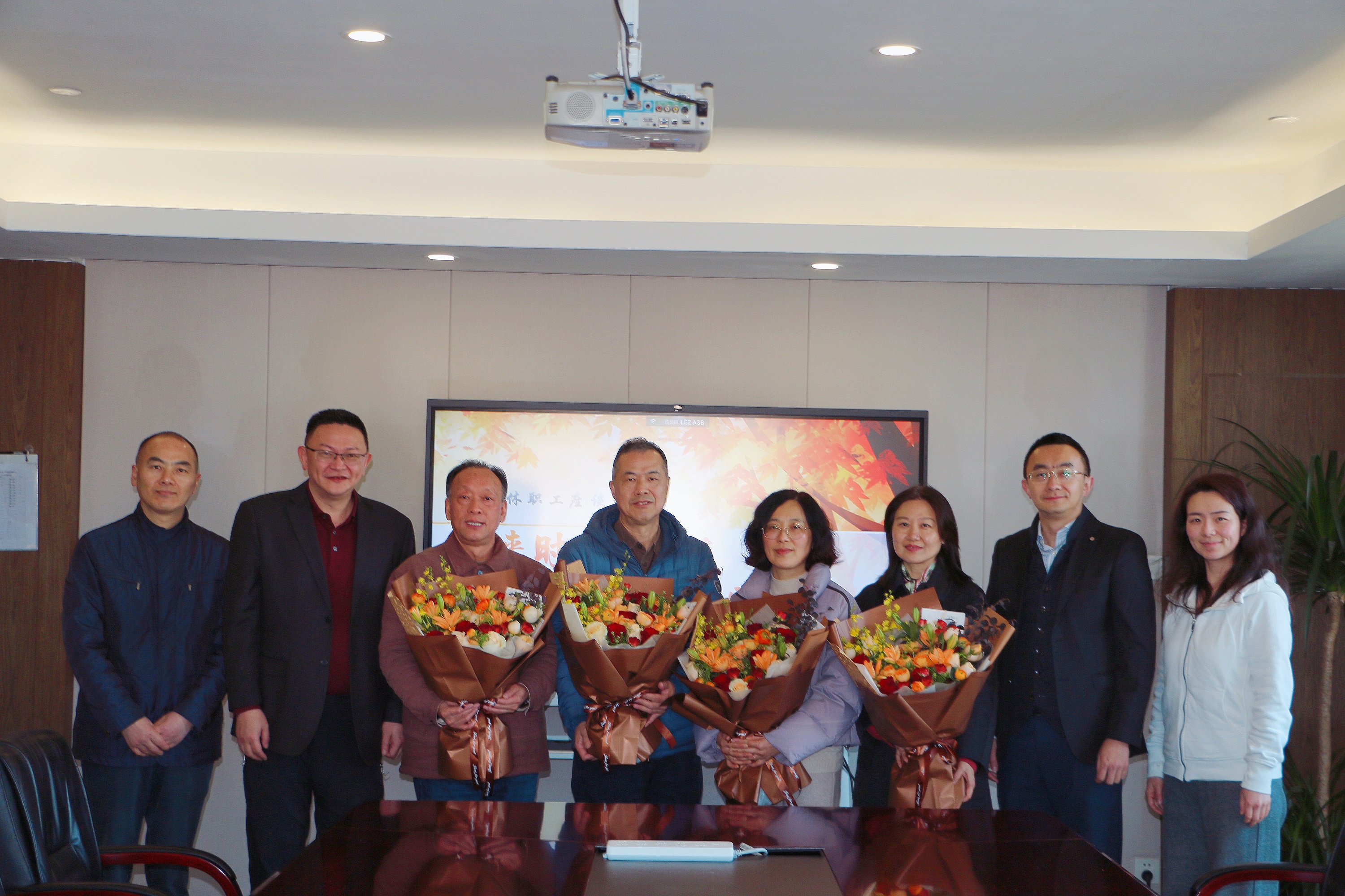 叙情谊、话发展，这场座谈会暖意融融